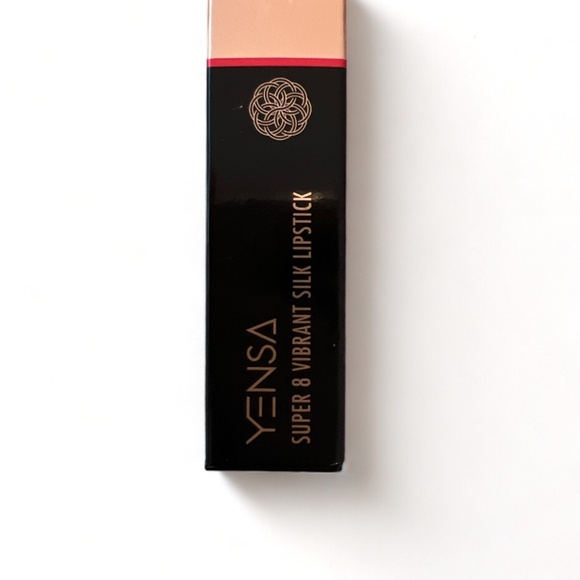 NWT YENSA Super 8 Vibrant Silk Lipstick with Semi-Glossy Finish - (VIVID) - Picture 3 of 10